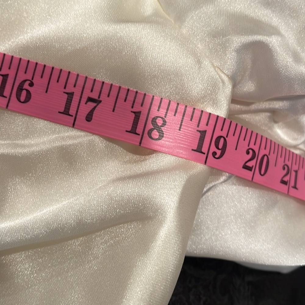 VINTAGE LONG WEDDING DRESS CREAM SIZE 18 $125 firm - Picture 16 of 16